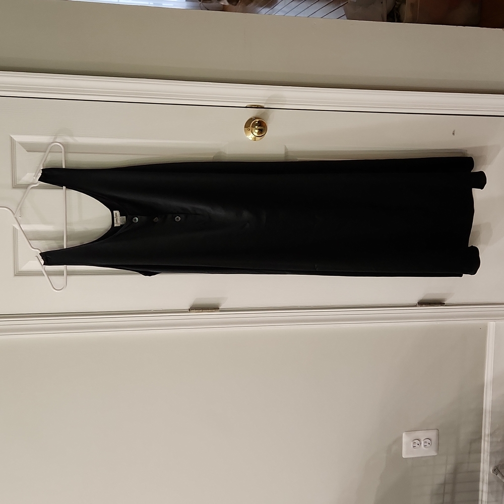 Neiman Marcus 100 percent black silk nightgown